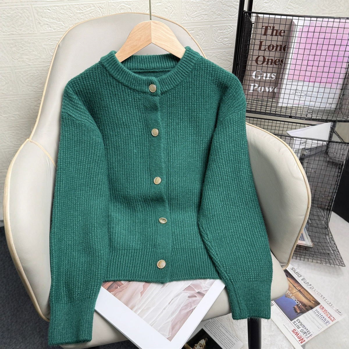 Women’s Slim-Fit Fashion Sweater – Stylish Short Casual Knit Top for Fall & Winter