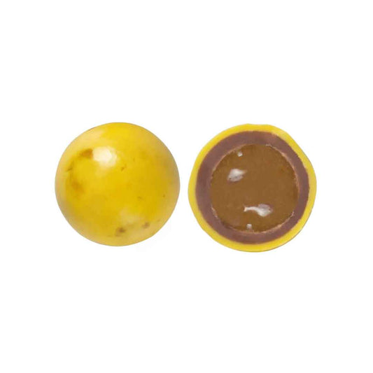 Coques croustillantes au chocolat avec un cœur coulant au caramel