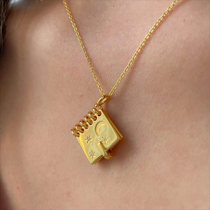 Collier ouvrable en forme de livre d'amour avec étoiles, lune et lettres gravées, pendentif de mode personnalisé pour cadeau de Saint-Valentin