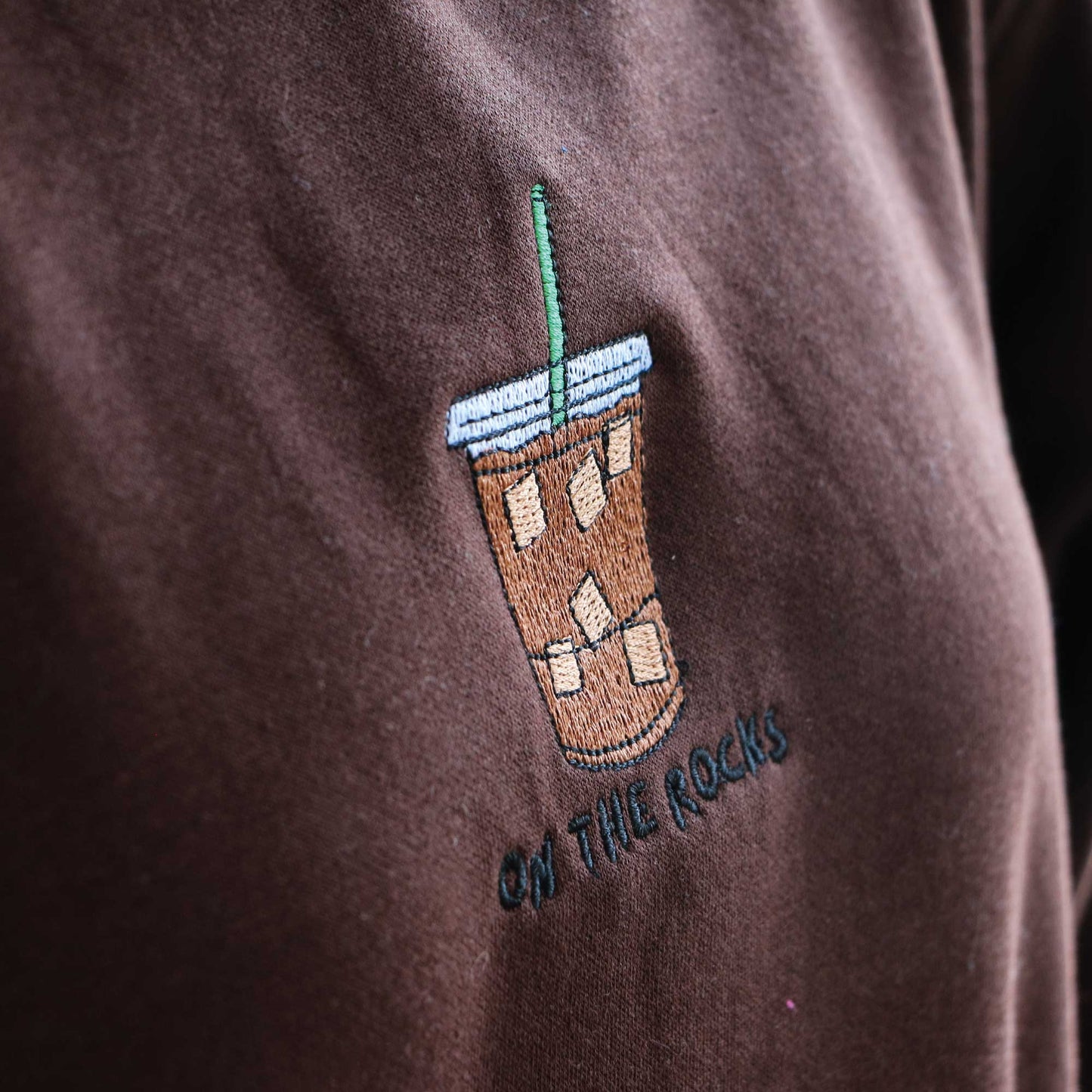 Crewneck "On The Rocks" brodé
