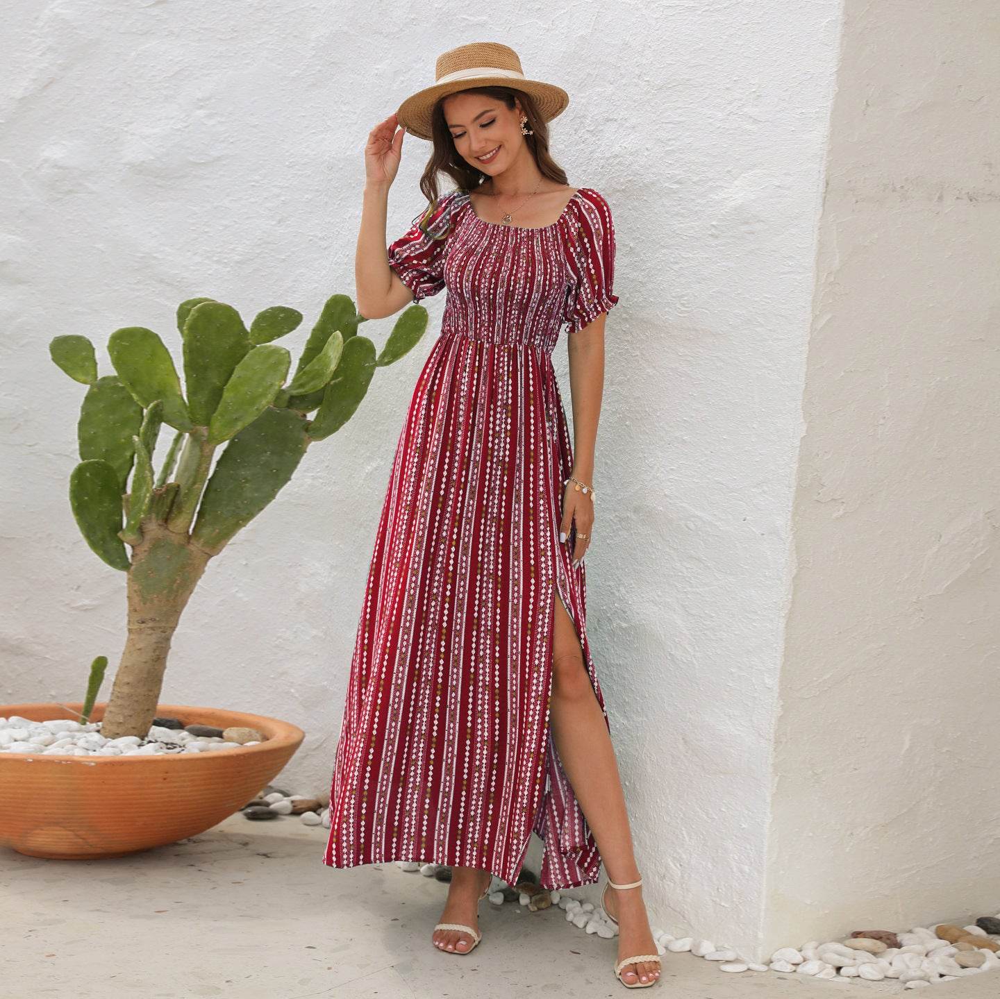 Robe longue élégante à épaules dénudées pour le printemps et l'été, en mousseline fendue, idéale pour les vacances à la plage et les séjours en station balnéaire.