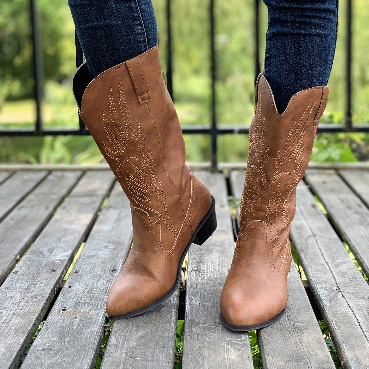 Fashionable Womens Embroidered Cowboy Boots - Trendy Chunky Heel, Pointed Toe, Faux Leather, Supreme Comfort for All-Day Glamour