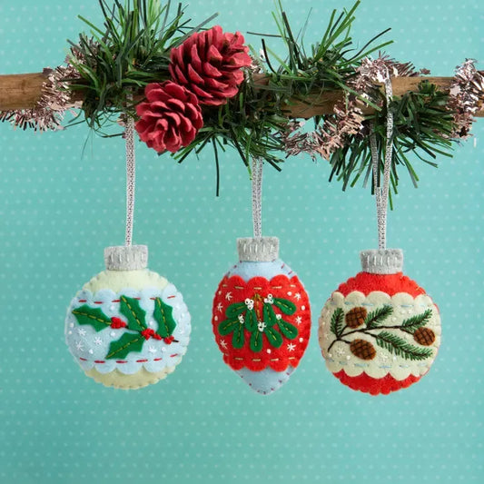 Hawthorn Handmade - Kit de feutrage Boules de Noël