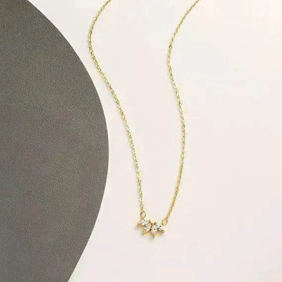 Bijoux Fantaisie Minimalistes Collier Fleur Brillante pour Femmes Filles, Pendentif Fleur de Lotus, Bijou de Fête, Cadeau d'Anniversaire pour Femme