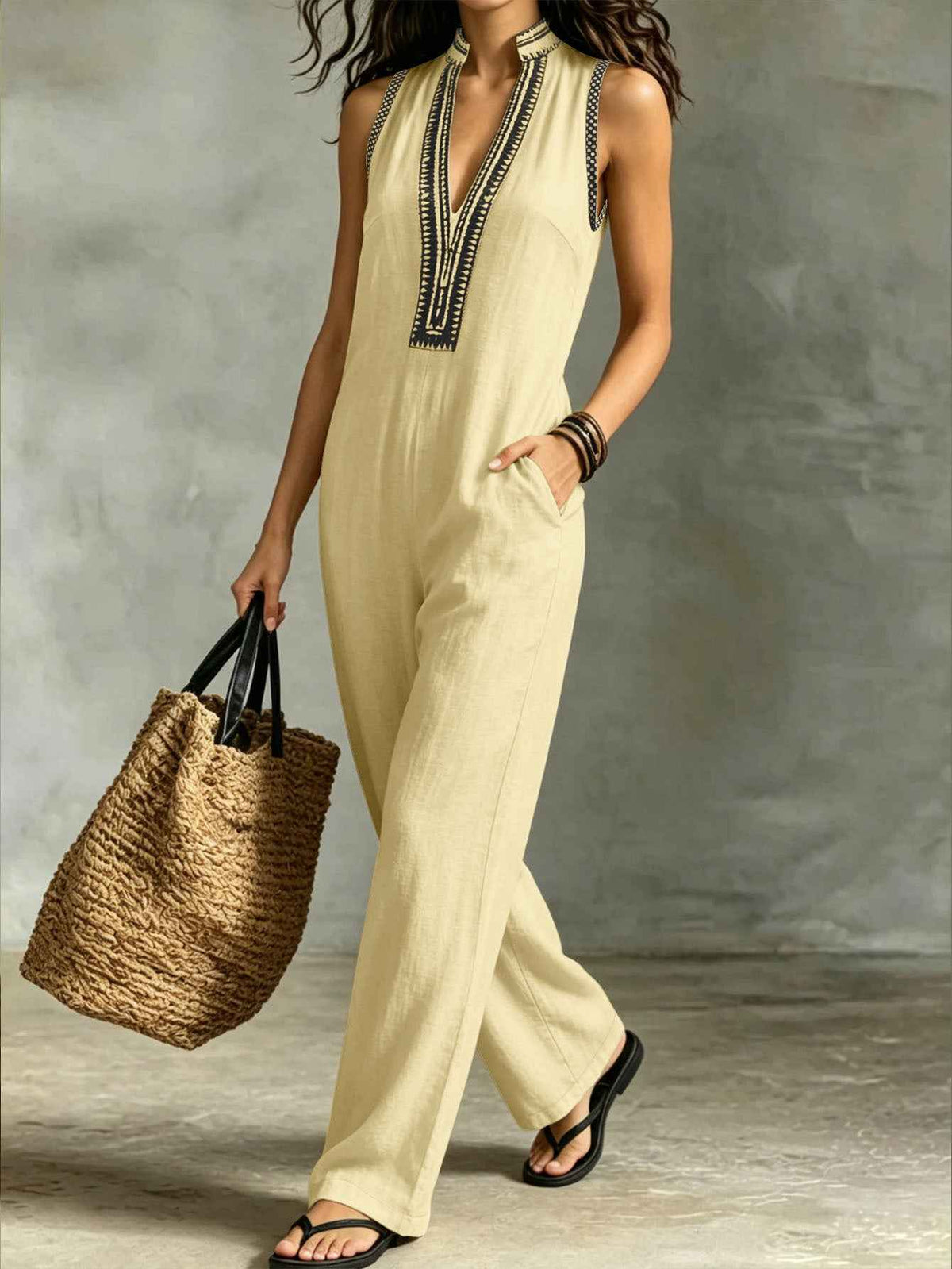 Women’s Sleeveless Stand Collar Jumpsuit – V-Neck Lace Trim Wide-Leg Pants with Pockets
