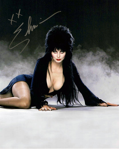 ELVIRA AKA CASSANDRA PETERSON SIGNED 8X10 PHOTO (10" BY 8")