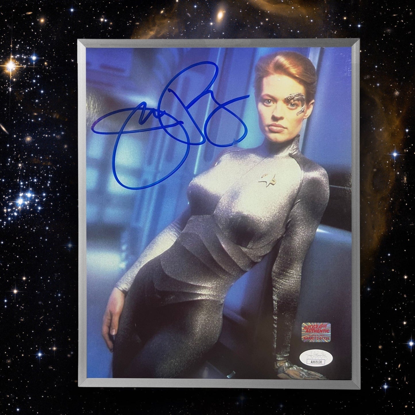 JERI RYAN AUTOGRAPHED STAR TREK VOYAGER PHOTO - SEVEN OF NINE BLUE BACKGROUND 8X10