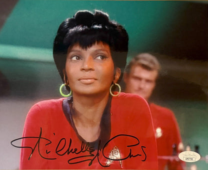 NICHELLE NICHOLS AUTOGRAPHED STAR TREK PHOTO - LT. UHURA 8X10 (HORIZONTAL)