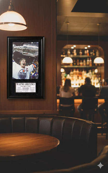 Wayne Gretzky Signature Plaque & Canvas (49.5x29.5)