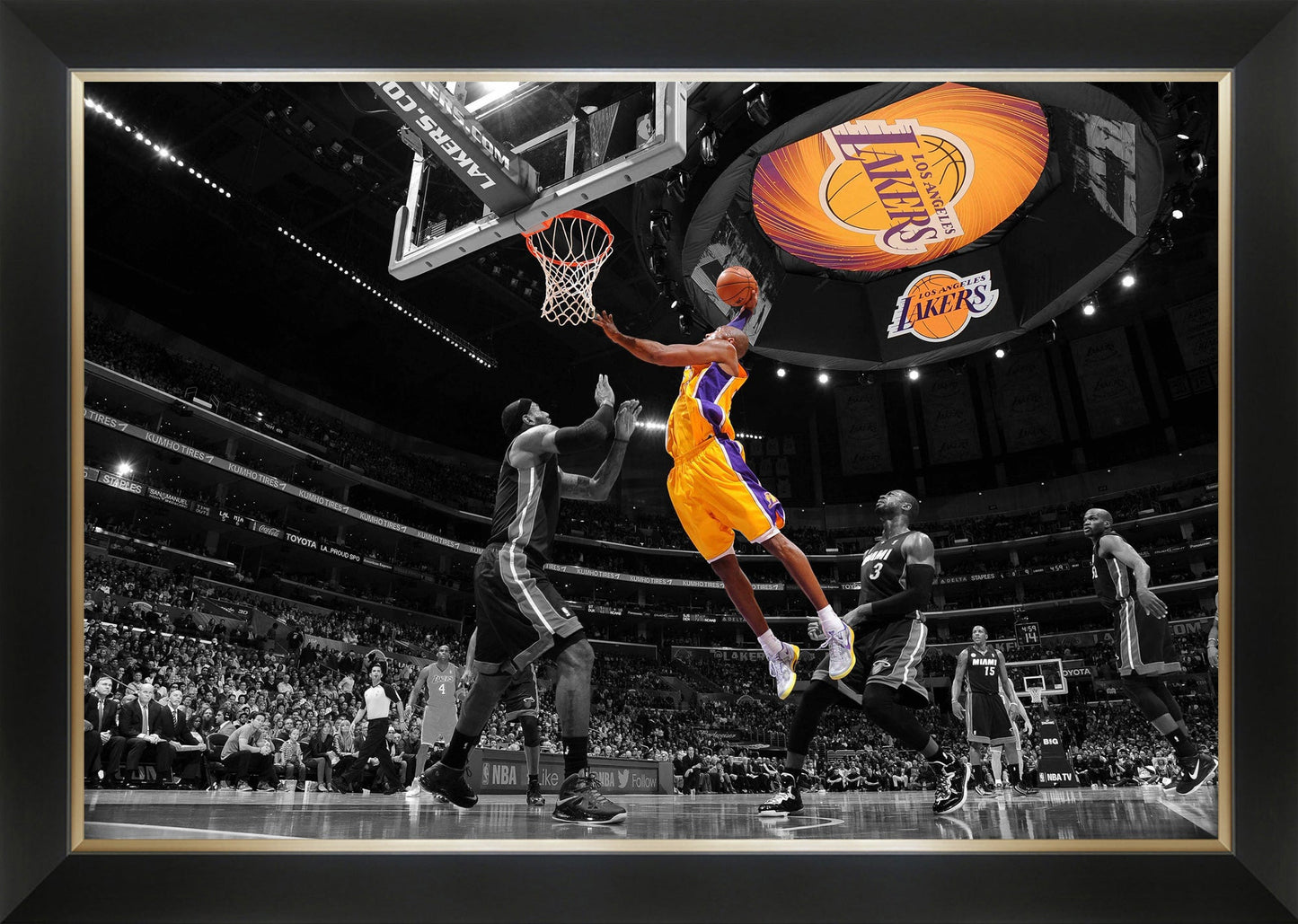 KOBE BRYANT DUNKING ON LEBRON JAMES FRAMED - LA LAKERS VS MIAMI HEAT 33"X23"