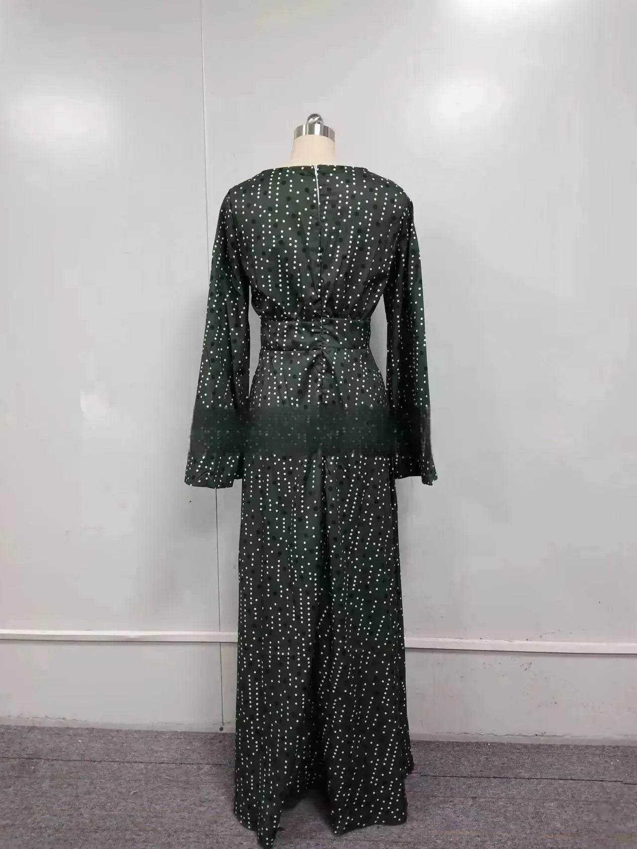 Robe trapèze décolletée en V profond à imprimé pois dégradé vert et tempérament mode