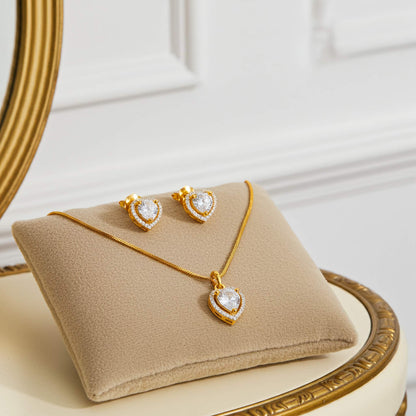 Sparkling Zirconia Heart Jewelry Set in 18K Gold-Plating