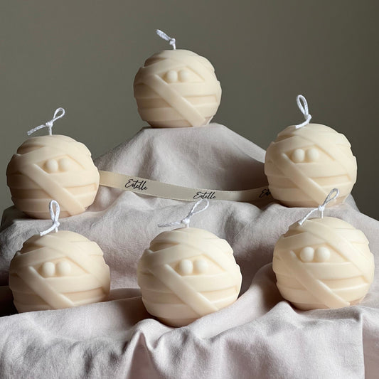 Bougie d'Halloween momie faite à la main | Bougie sculpturale en cire de soja