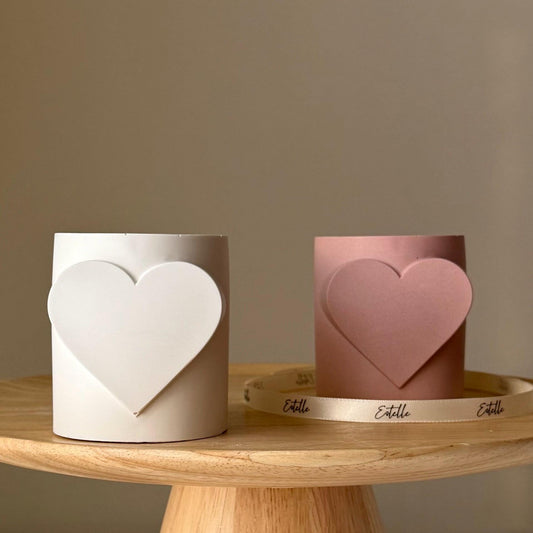 Bougie en cire de soja en forme de cœur : pot en jesmonite, bougie parfumée faite à la main