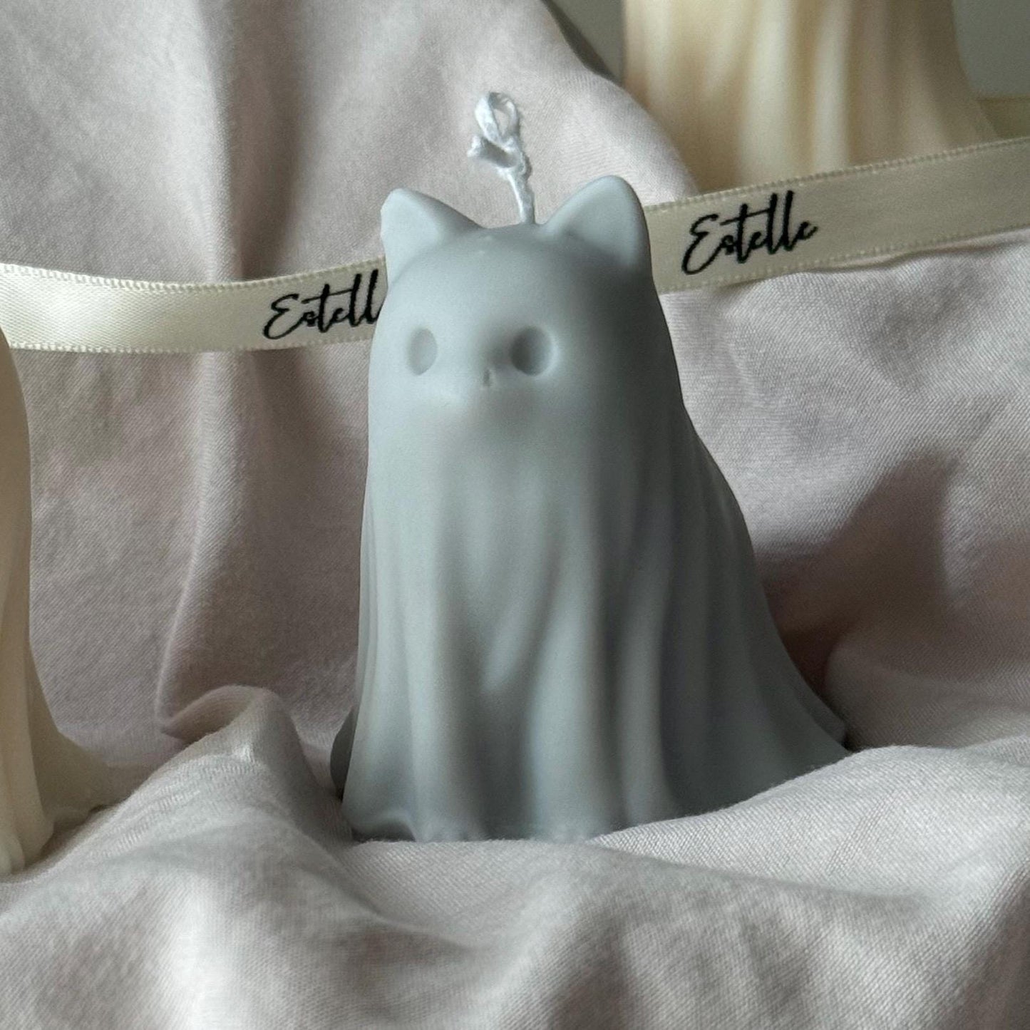 Duo de bougies sculptées Fantômes de chats et chiens d'Halloween : bougies en cire de soja coulées à la main
