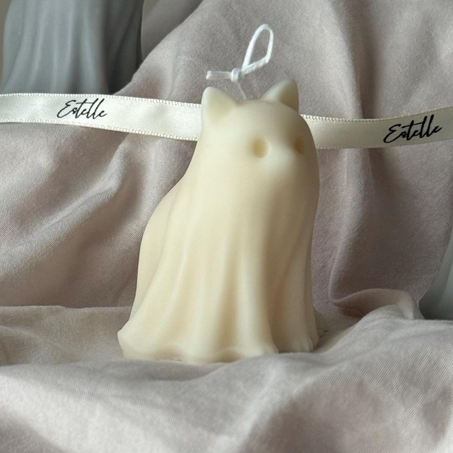 Duo de bougies sculptées Fantômes de chats et chiens d'Halloween : bougies en cire de soja coulées à la main