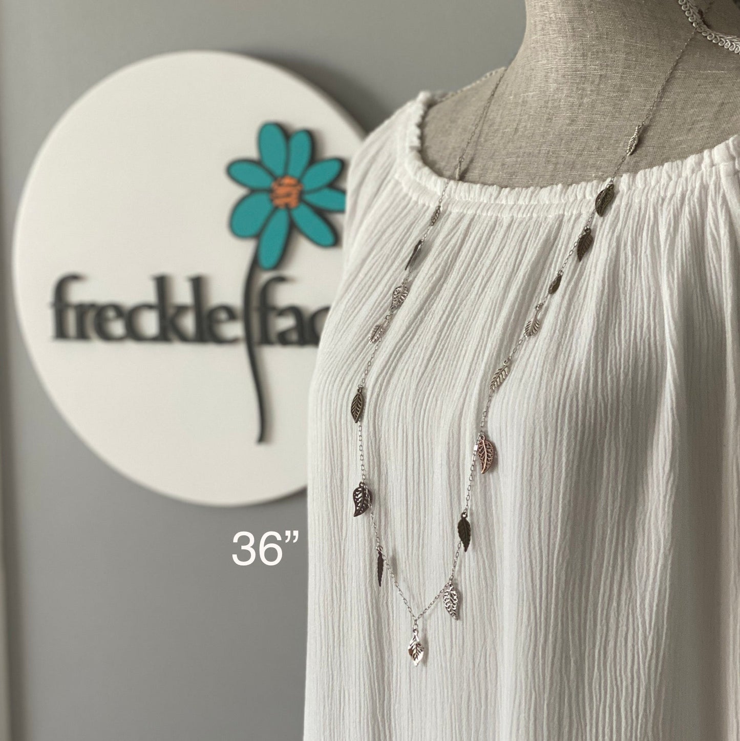 Collier Feuille Cascade – Longue chaîne à superposition avec feuilles en argent et métaux mélangés en cascade