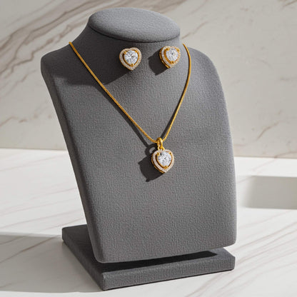 Sparkling Zirconia Heart Jewelry Set in 18K Gold-Plating