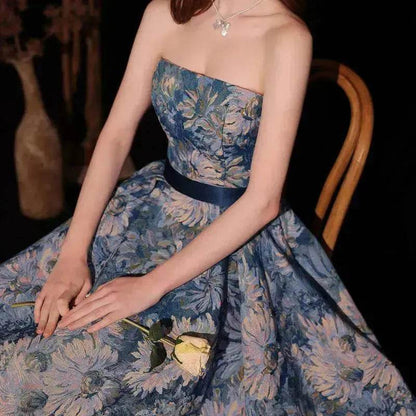 Robe de soirée bustier bleue style tableau princesse luxueuse avec jupe en forme de bol