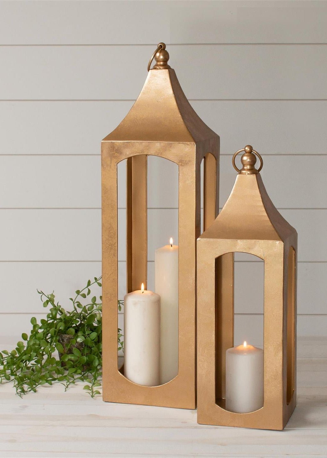 Metallic Gold Lanterns, Set of 2 (Winter '25 Add-On)