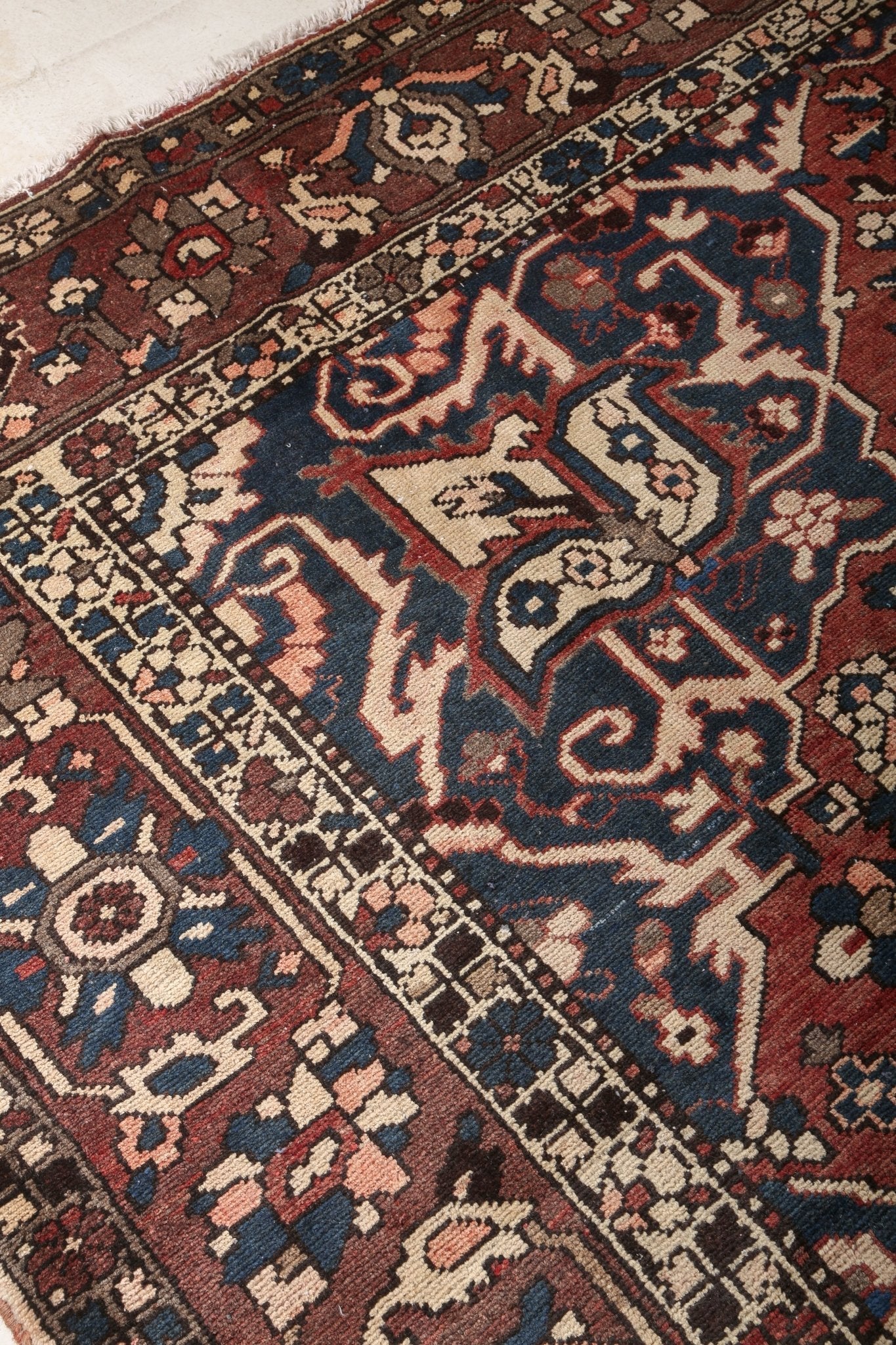 Persian Bakhtiari Rug | 9' 10" x 12' 9"