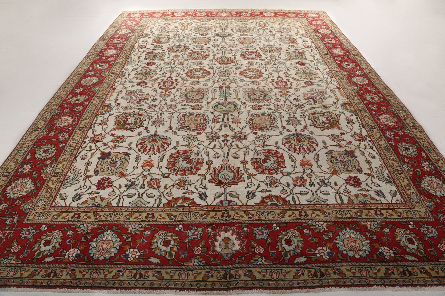 Persian Tabriz Rug | 9' 5" x 12' 10"