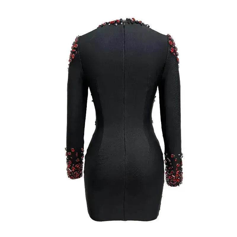 Robe en rubis perlé décolleté transparente