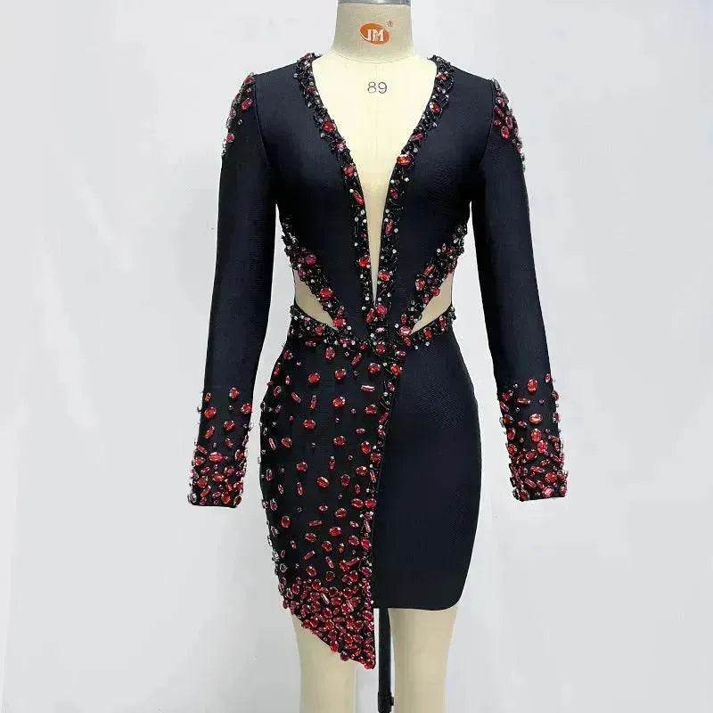 Robe en rubis perlé décolleté transparente