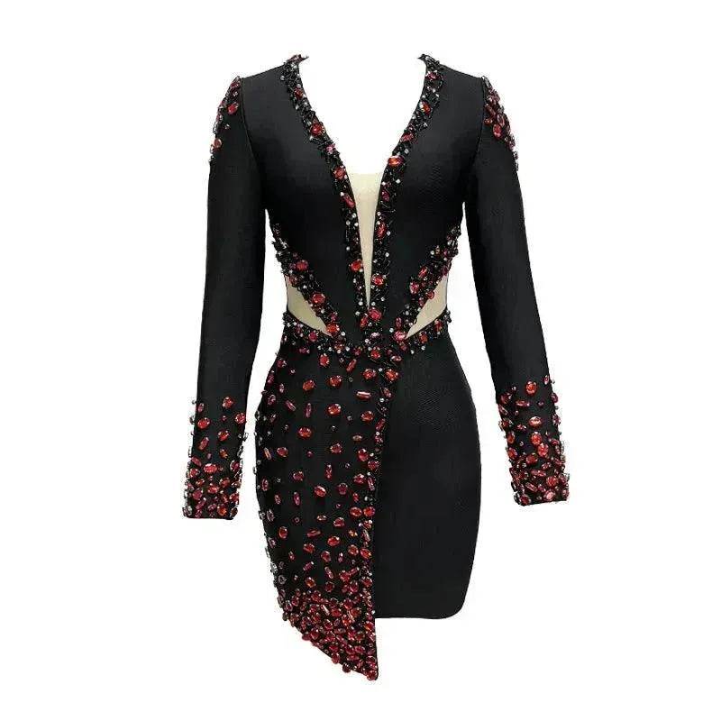 Robe en rubis perlé décolleté transparente