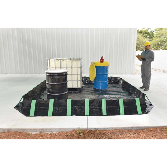 Bassin de rétention Ultra-Containment Berm® compact, capacité de 2835 litres, 3 m (L) x 3 m (l) x 30 cm (H), support à charnière