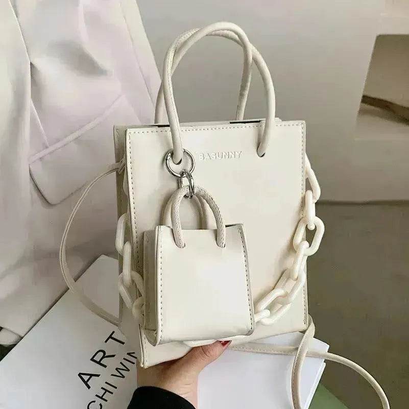 Simple Medium Size Chain Plain  Shoulder Handbag