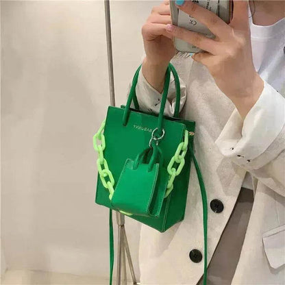 Simple Medium Size Chain Plain  Shoulder Handbag