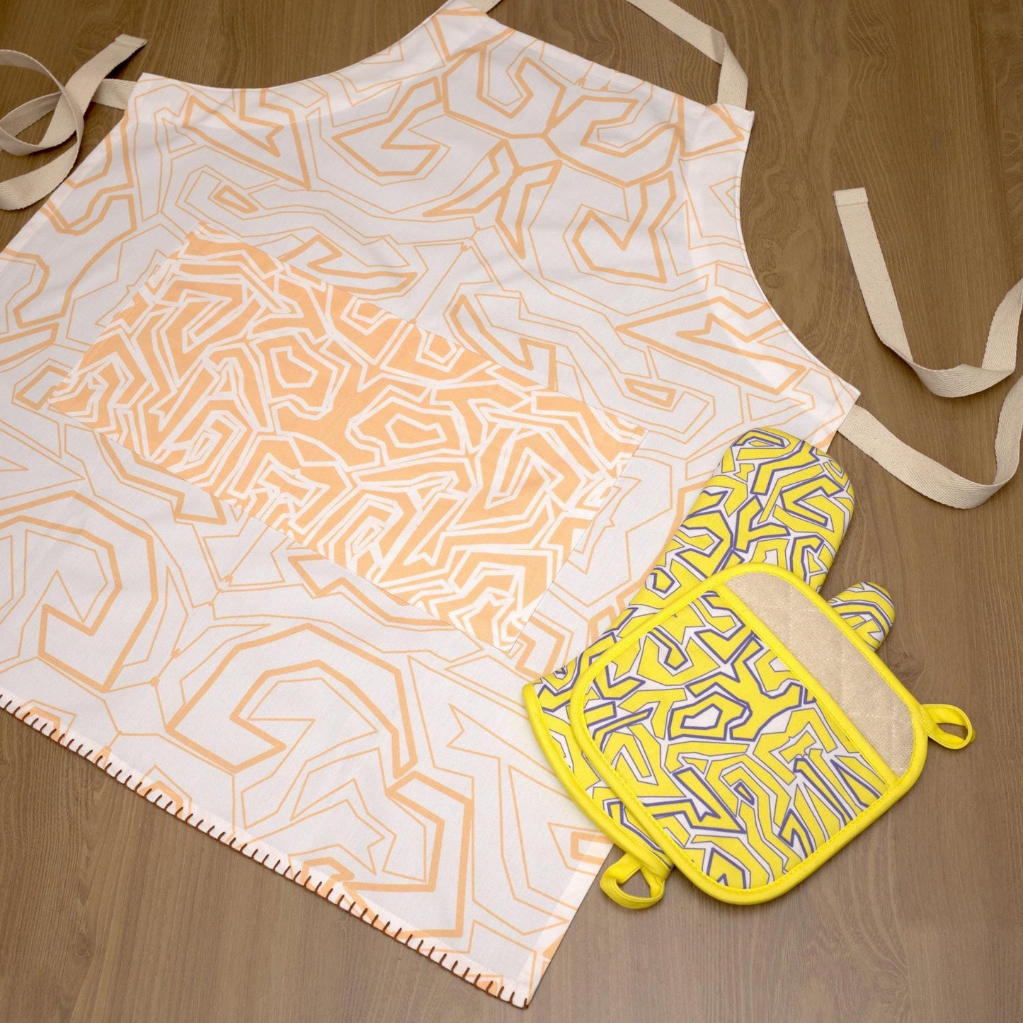 Squiggles: Simply Uh-Mazing Aprons