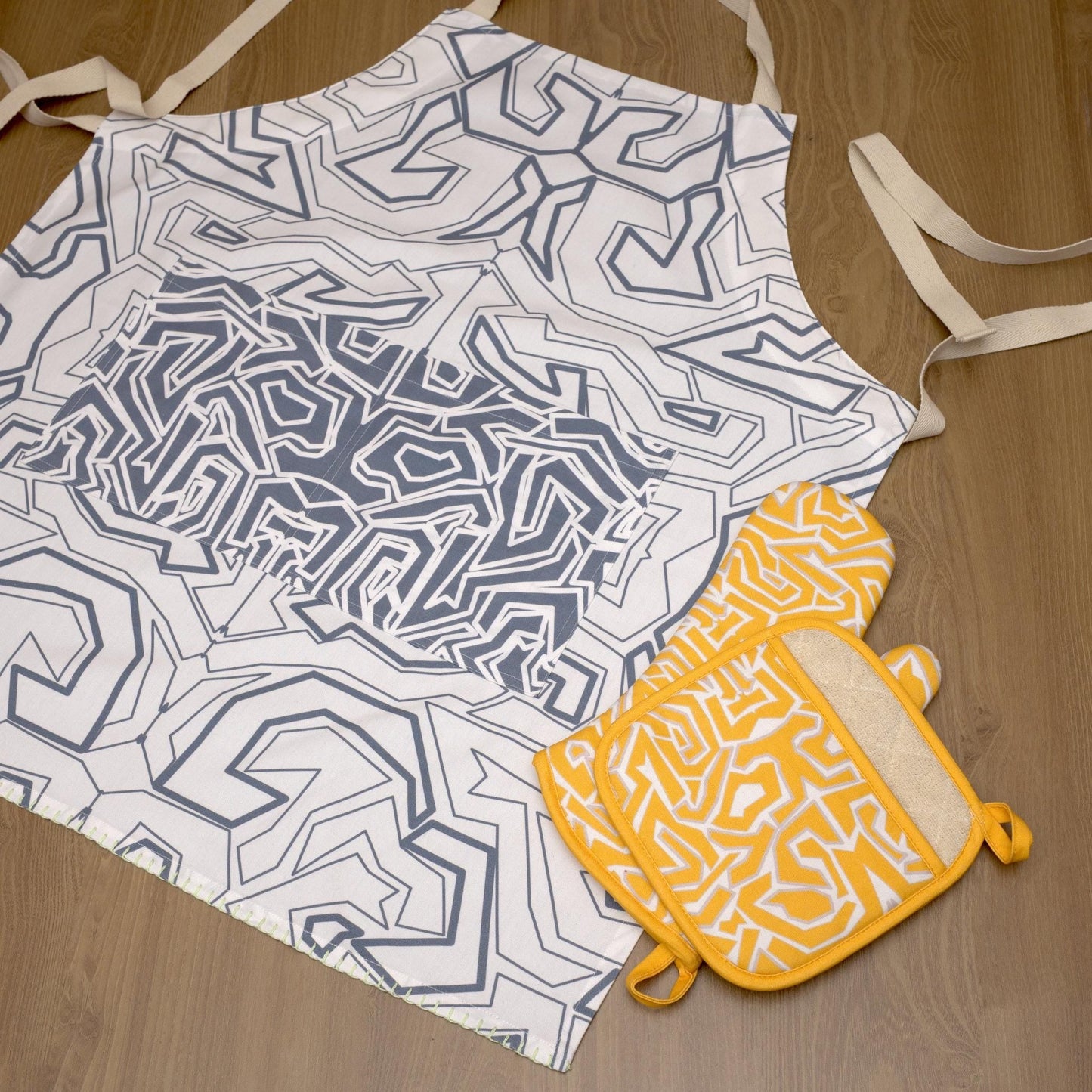 Squiggles: Simply Uh-Mazing Aprons