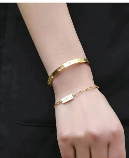 Bracelet étoile en acier titane plaqué or 18 carats pour femme Bracelet doré