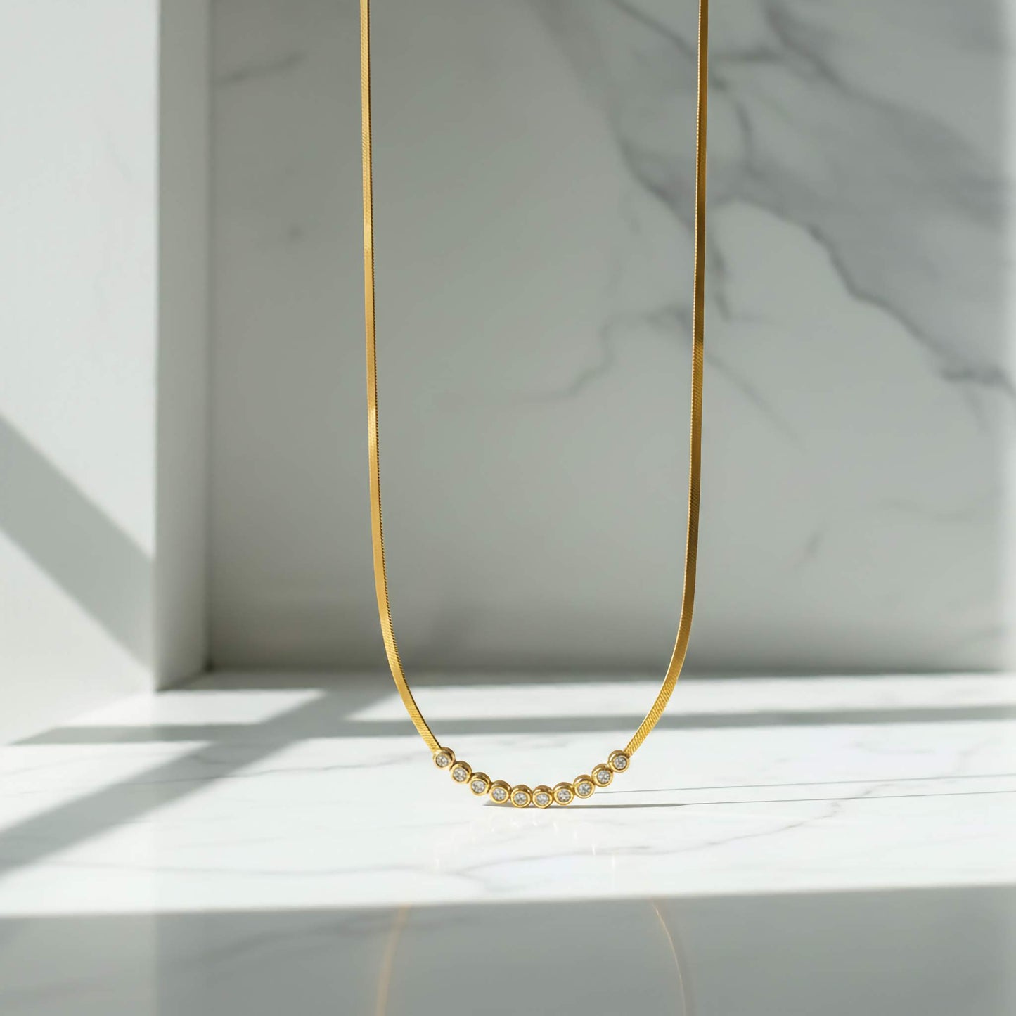 Collier ras-du-cou diamant oxyde de zirconium transparent - Plaqué or 18 carats